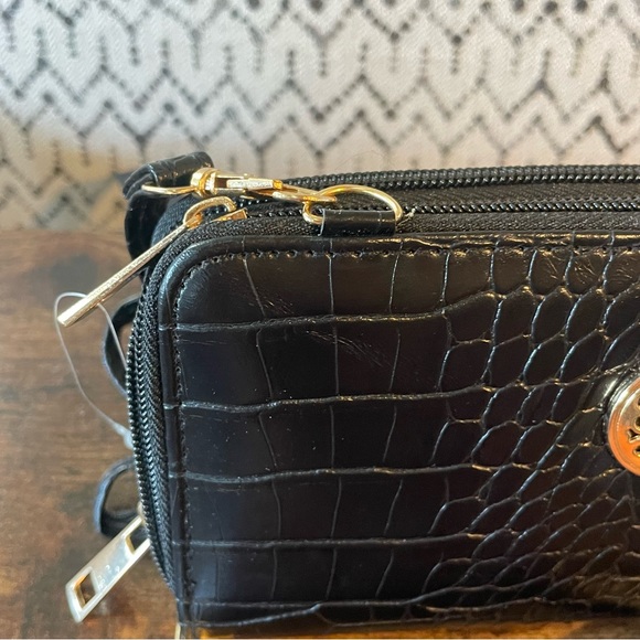 New Black Crossbody Wristlet Purse - Picture 4 of 10